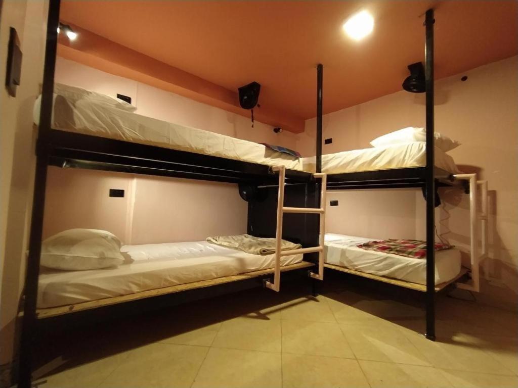 Hostal Casa Primavera Medellín Zewnętrze zdjęcie
